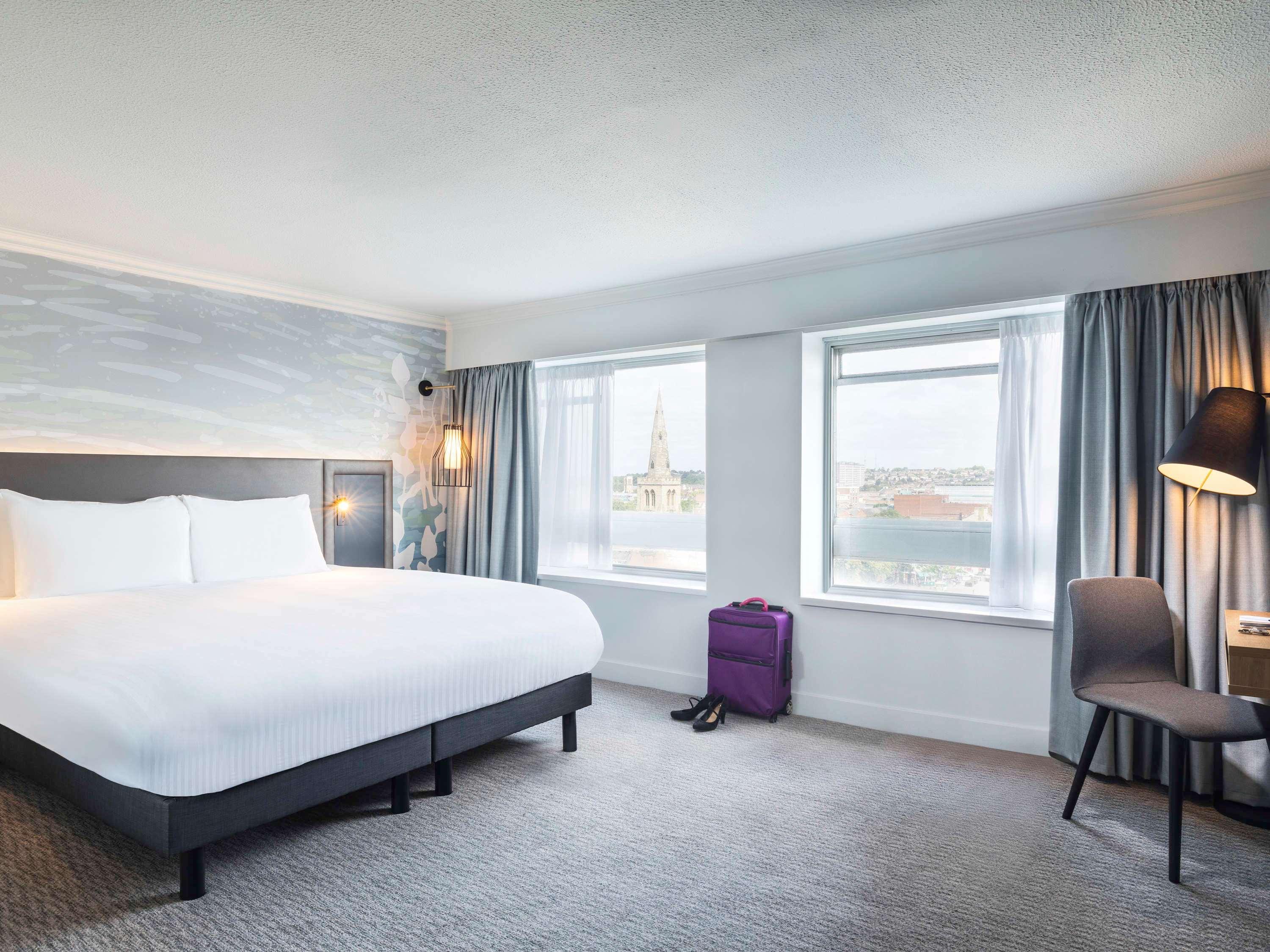 Mercure Bedford Centre Hotel Buitenkant foto