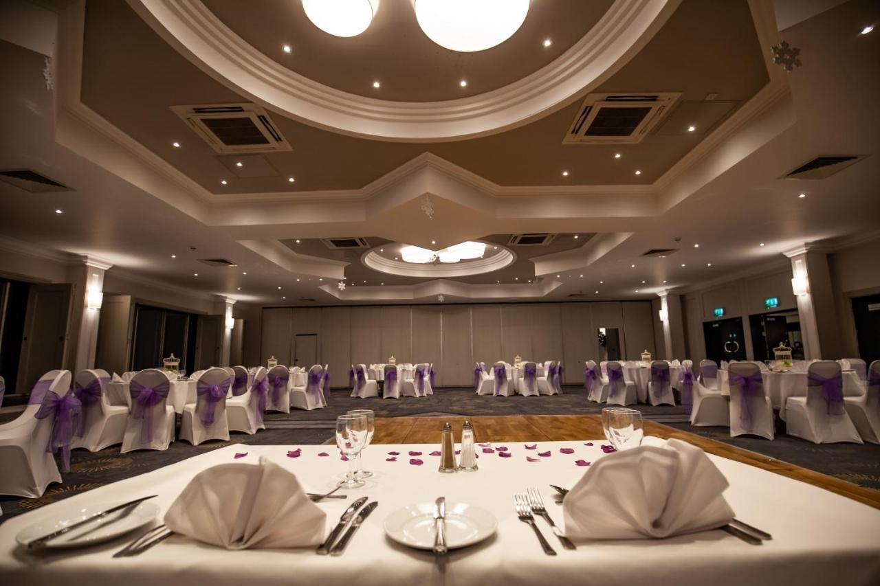 Mercure Bedford Centre Hotel Buitenkant foto