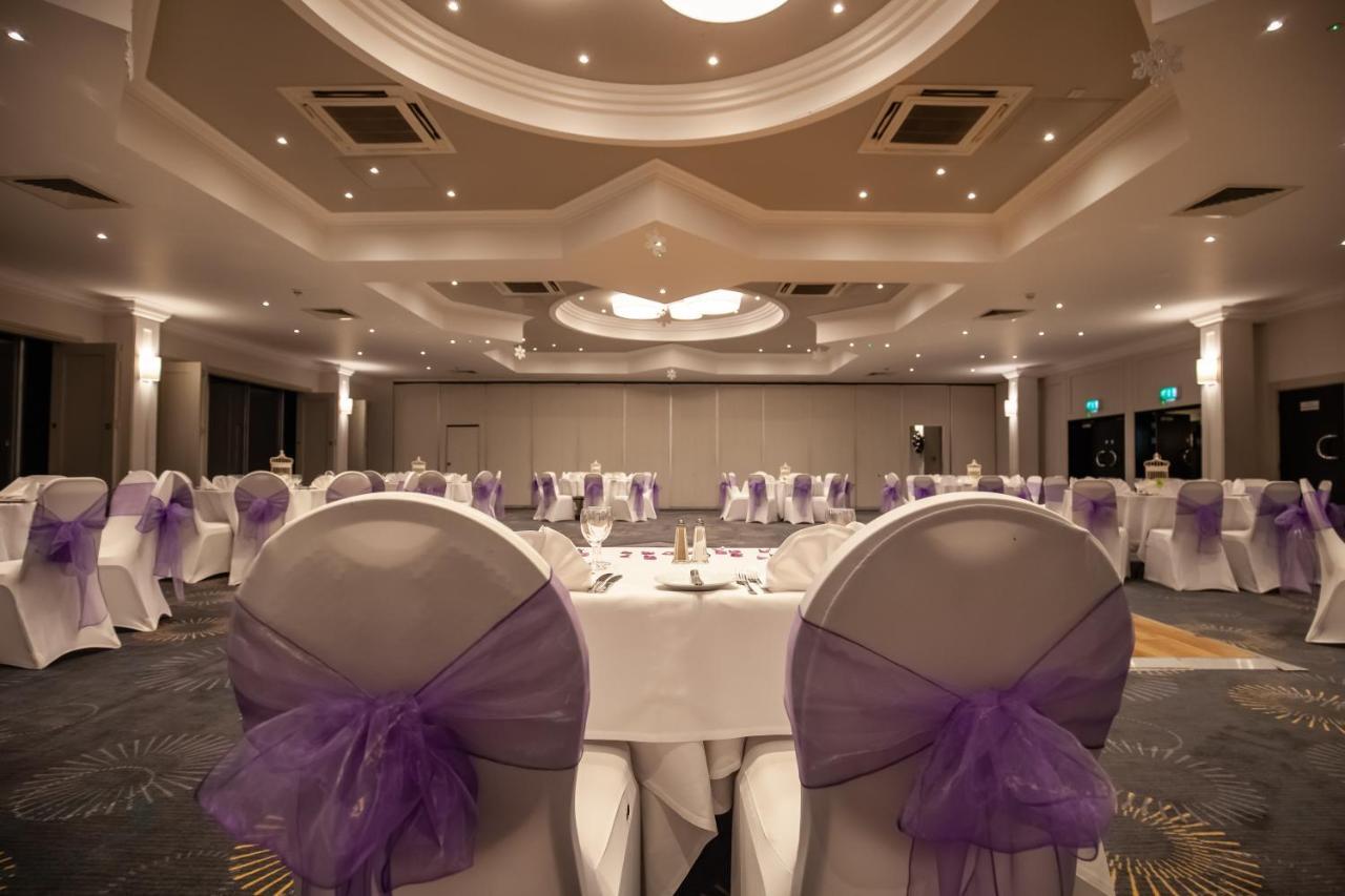 Mercure Bedford Centre Hotel Buitenkant foto