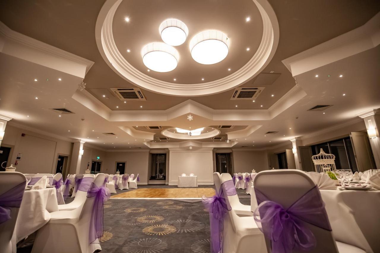 Mercure Bedford Centre Hotel Buitenkant foto
